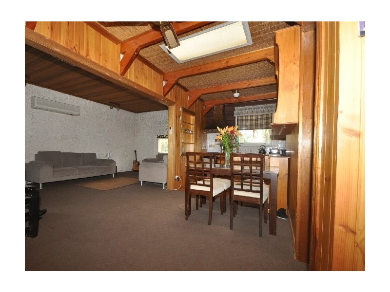 6 Woodfalls Road, Elizabeth Vale SA 5112