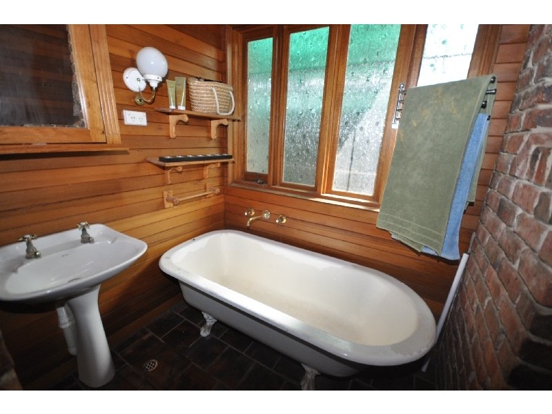 6 Woodfalls Road, Elizabeth Vale SA 5112