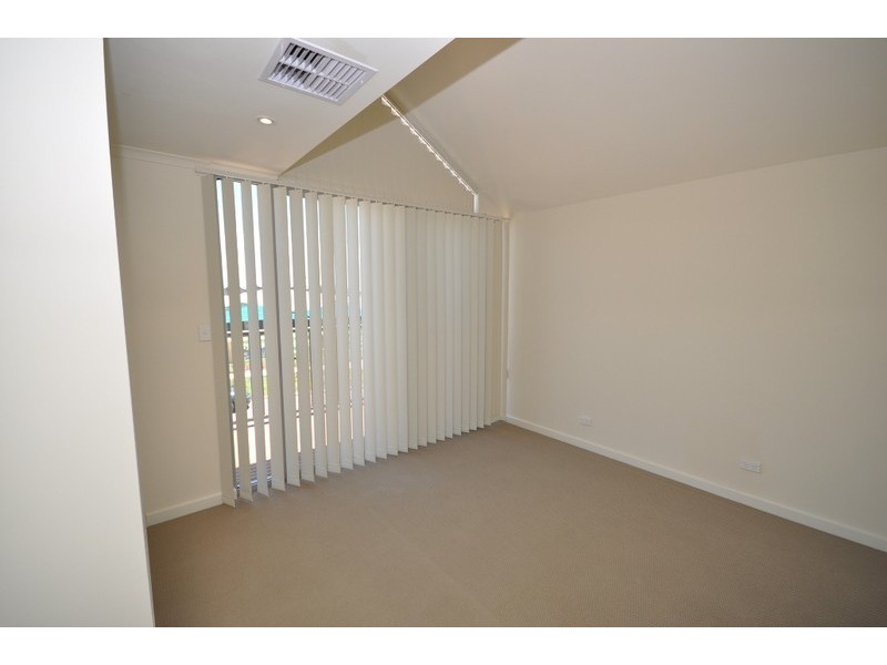 3 Everard Cct, Mawson Lakes SA 5095