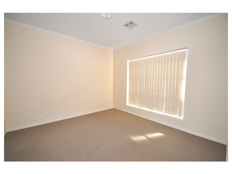 43 Hindmarsh Circuit, Mawson Lakes SA 5095