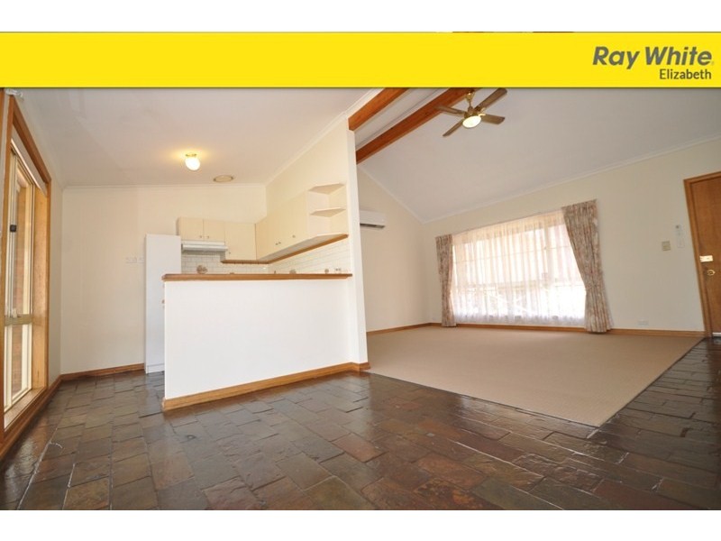 25 President Avenue, Andrews Farm SA 5114