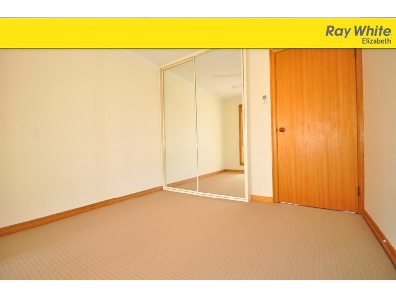 25 President Avenue, Andrews Farm SA 5114