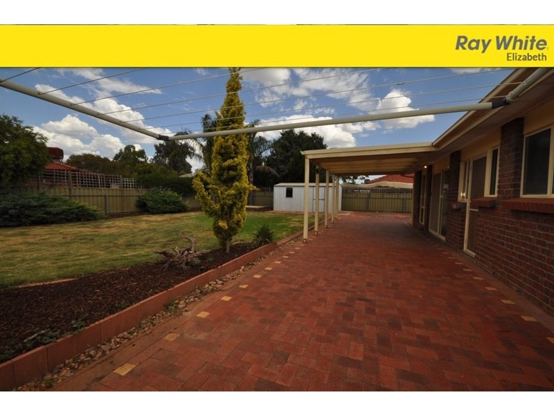 25 President Avenue, Andrews Farm SA 5114