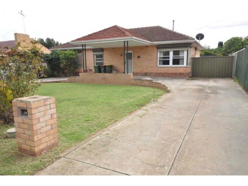 19 Chaddenwick Road, Elizabeth Vale SA 5112