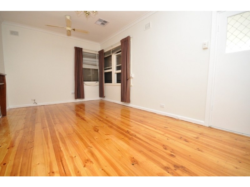 19 Chaddenwick Road, Elizabeth Vale SA 5112