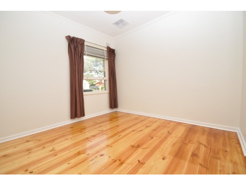 19 Chaddenwick Road, Elizabeth Vale SA 5112