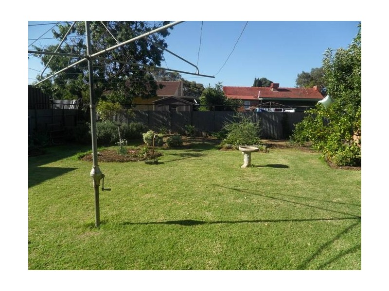 19 Chaddenwick Road, Elizabeth Vale SA 5112