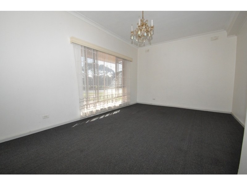 9 Jarvis Road, Elizabeth Vale SA 5112