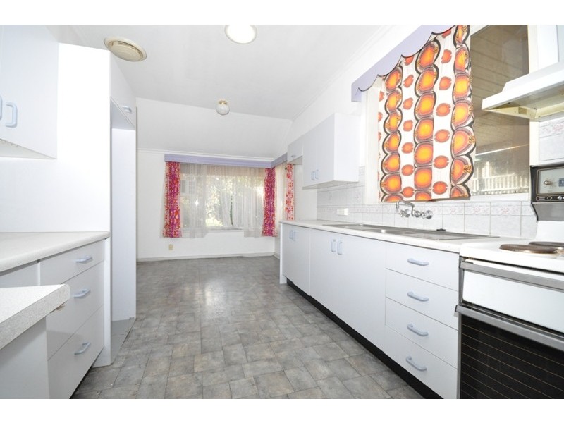 9 Jarvis Road, Elizabeth Vale SA 5112