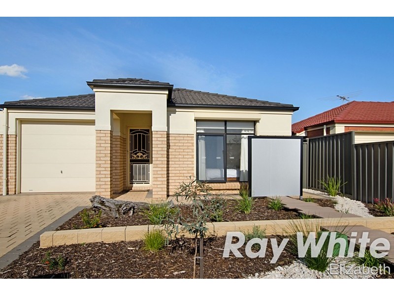 61 Lakeside Drive, Andrews Farm SA 5114