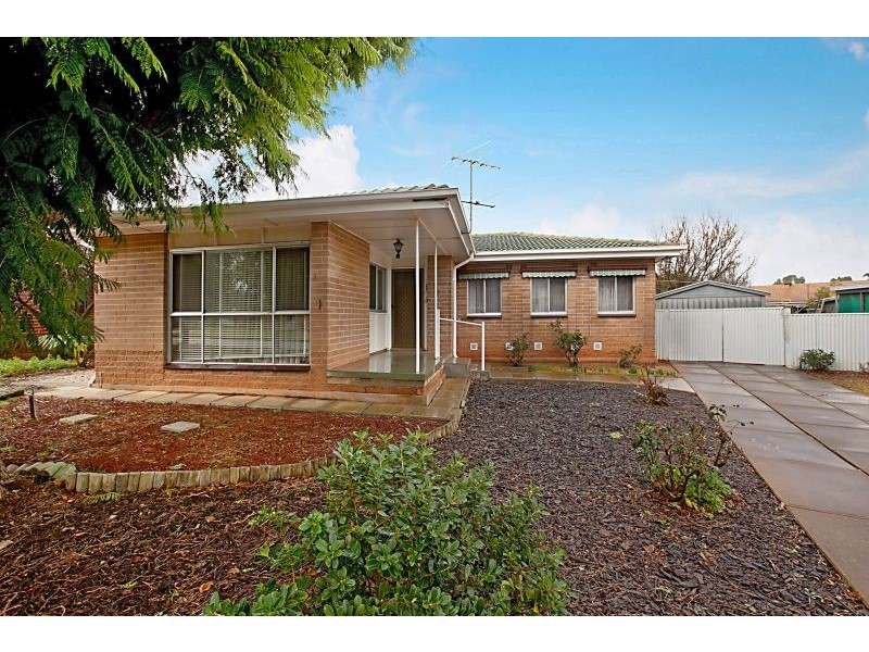 28 St Leonard Crescent, Elizabeth Downs SA 5113