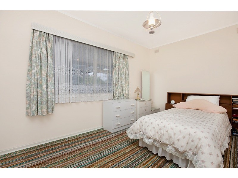 28 St Leonard Crescent, Elizabeth Downs SA 5113