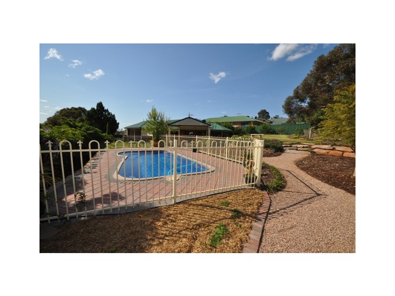 10 Honeysuckle Drive, Hillbank SA 5112