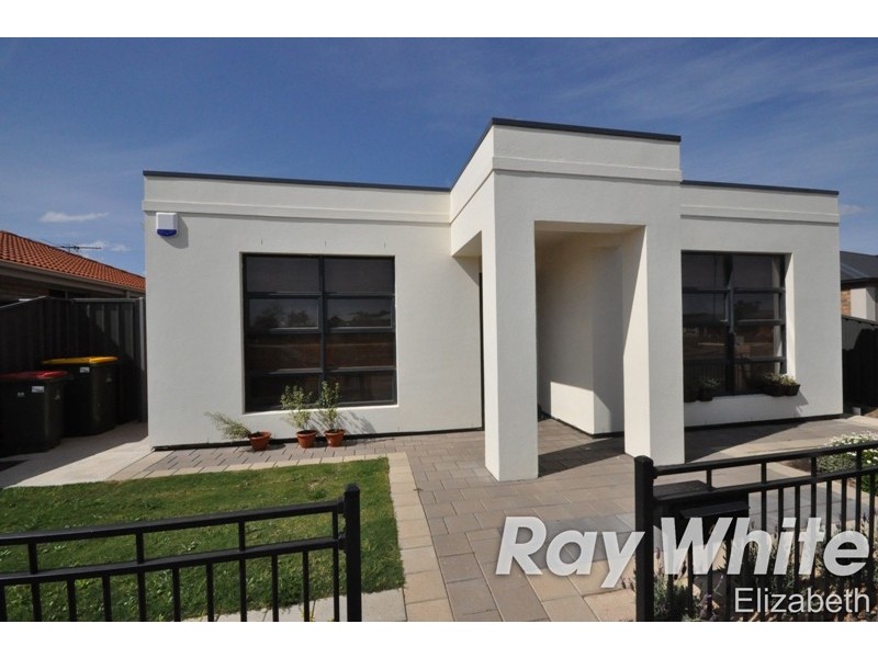 4 Coonawarra Avenue, Andrews Farm SA 5114