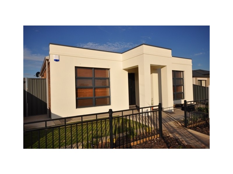 4 Coonawarra Avenue, Andrews Farm SA 5114