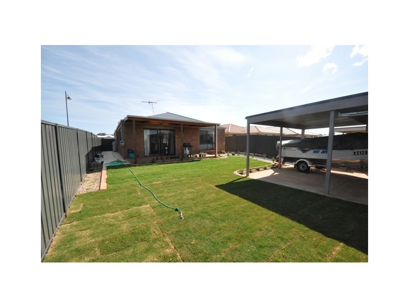 4 Coonawarra Avenue, Andrews Farm SA 5114