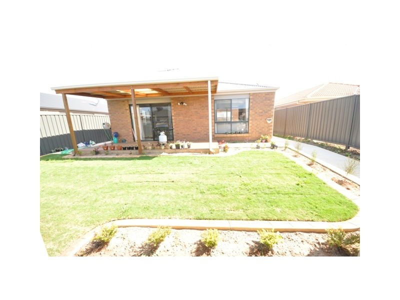 4 Coonawarra Avenue, Andrews Farm SA 5114