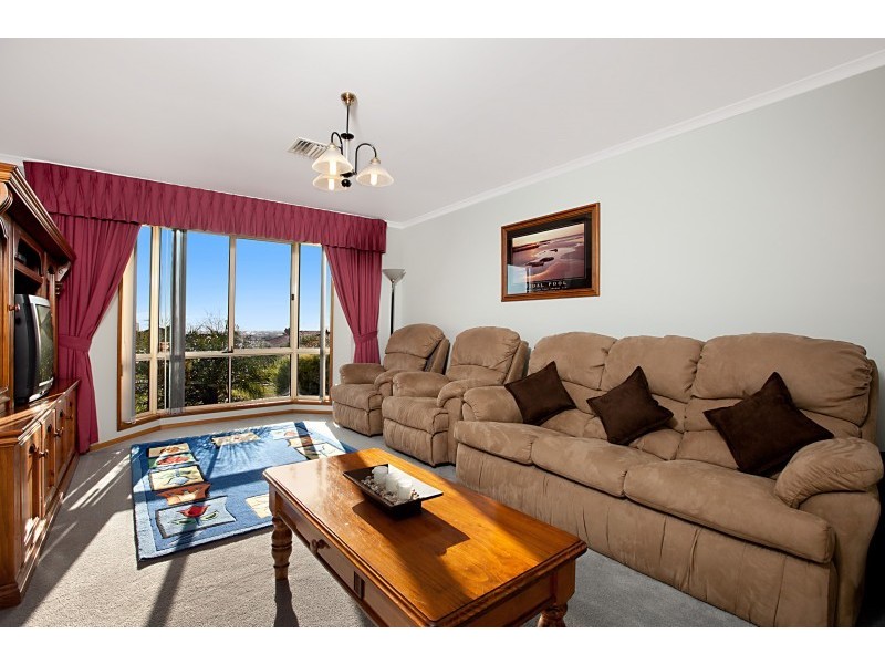 82 Highfield Drive, Hillbank SA 5112