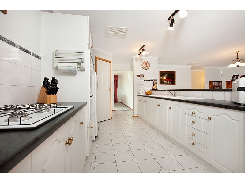 82 Highfield Drive, Hillbank SA 5112