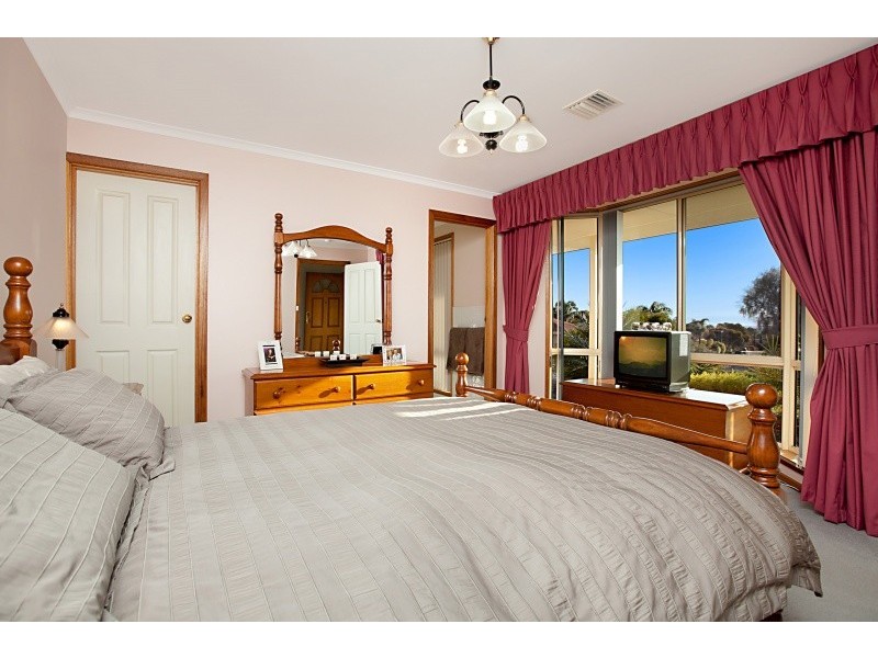 82 Highfield Drive, Hillbank SA 5112