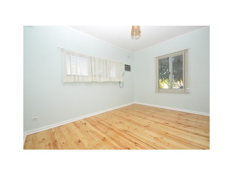 11 Berberis Street, Elizabeth Vale SA 5112