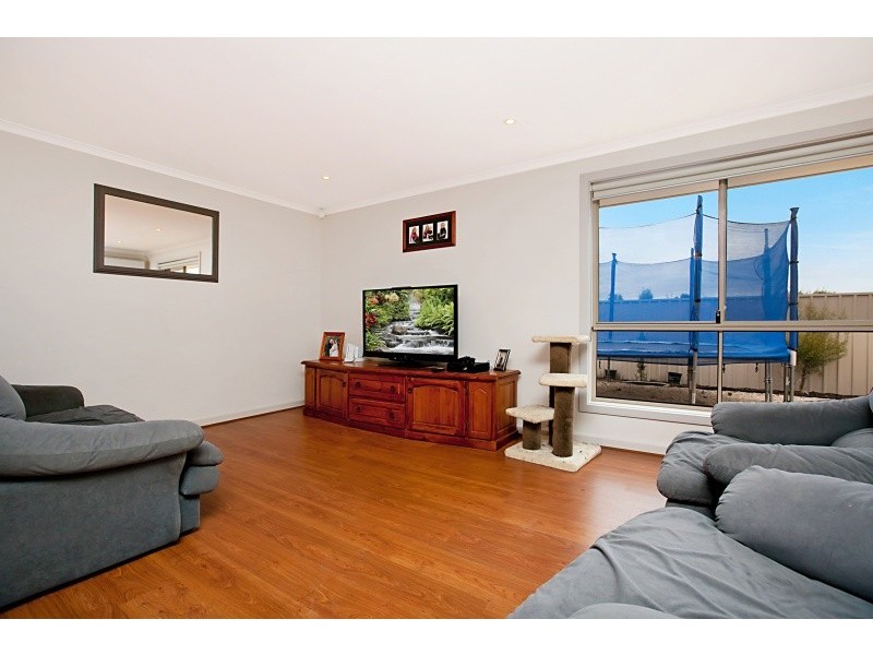 10 Luvera Drive, Munno Para West SA 5115