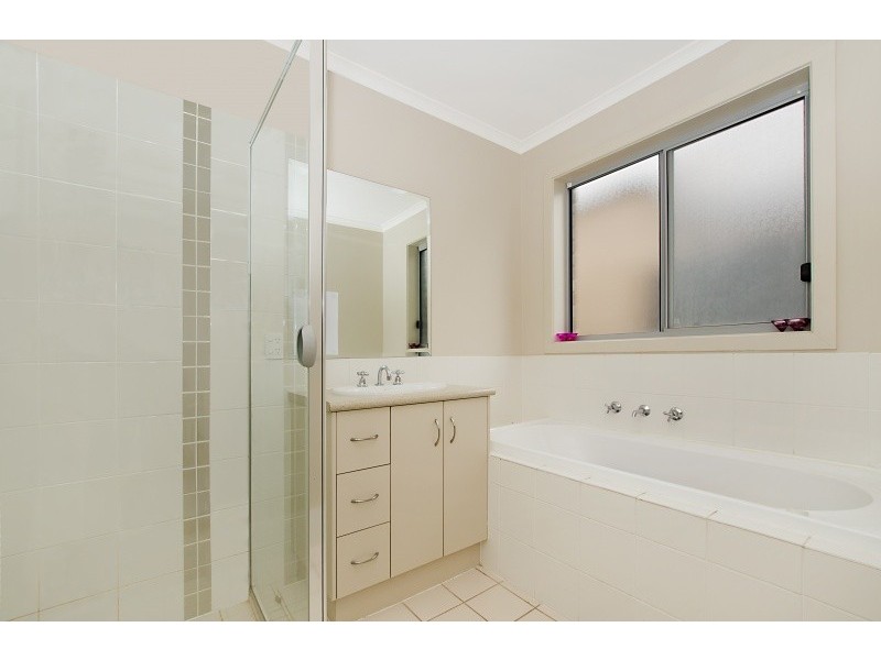 90 Lakeside Drive, Andrews Farm SA 5114