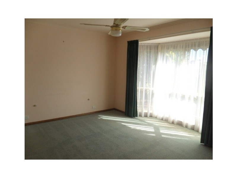 8 Cinnamon Grove, Blakeview SA 5114