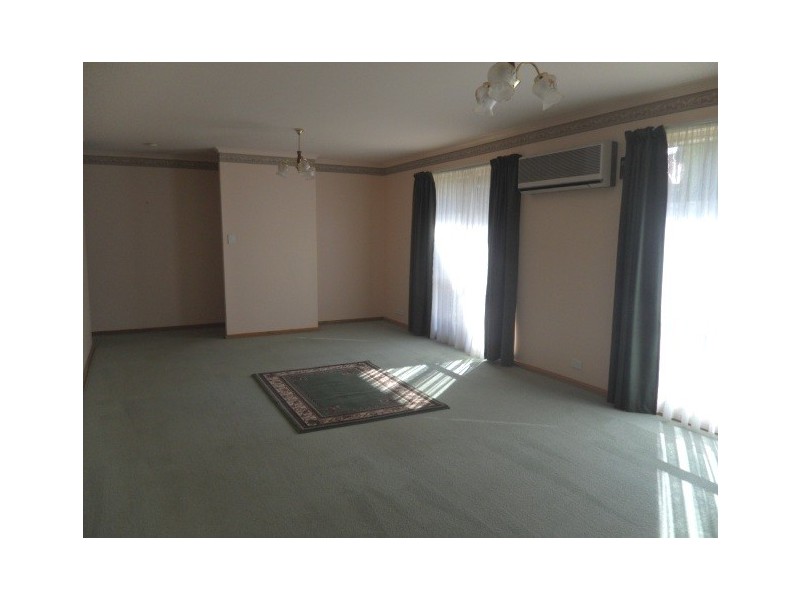 8 Cinnamon Grove, Blakeview SA 5114