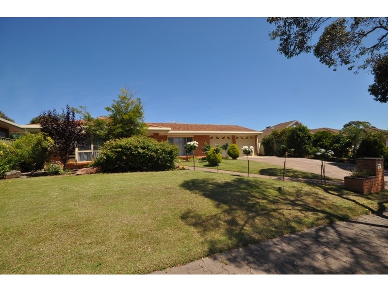 33 Hedgerow Drive, Gulfview Heights SA 5096