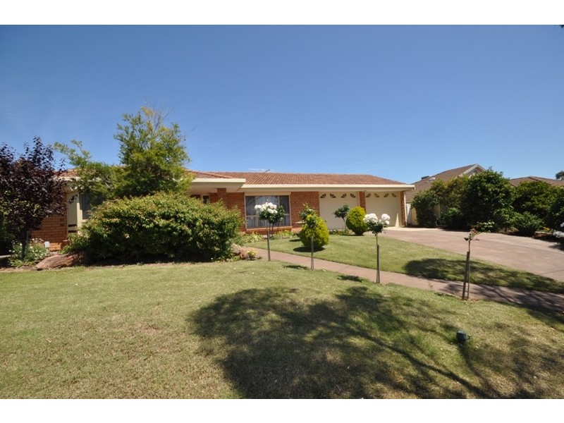 33 Hedgerow Drive, Gulfview Heights SA 5096