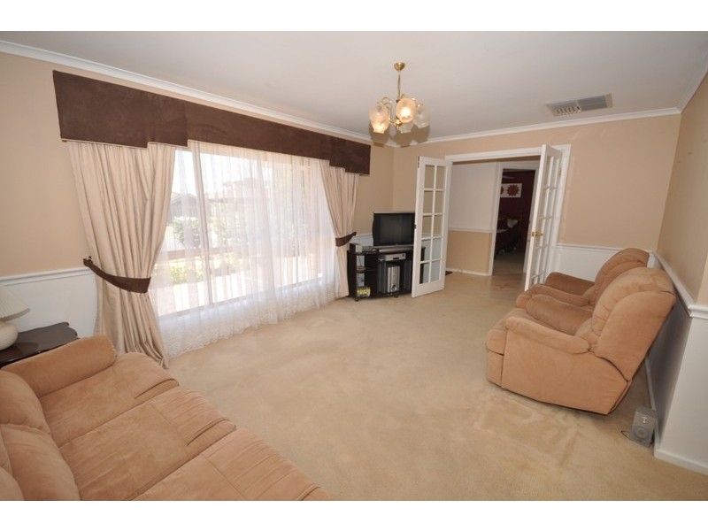 33 Hedgerow Drive, Gulfview Heights SA 5096