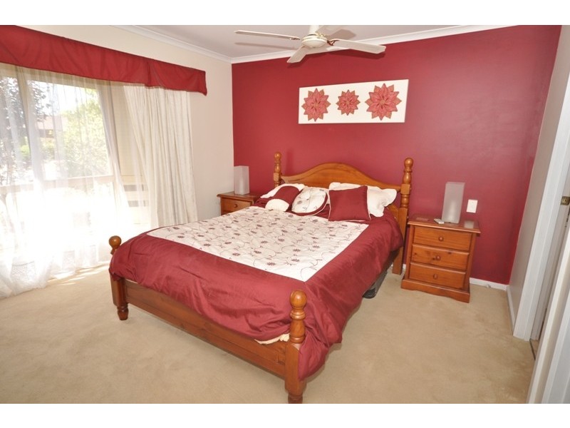 33 Hedgerow Drive, Gulfview Heights SA 5096