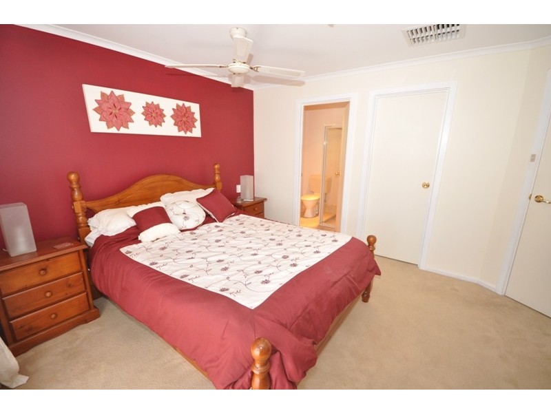 33 Hedgerow Drive, Gulfview Heights SA 5096