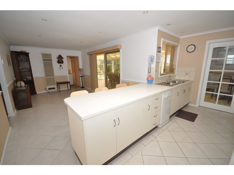 33 Hedgerow Drive, Gulfview Heights SA 5096