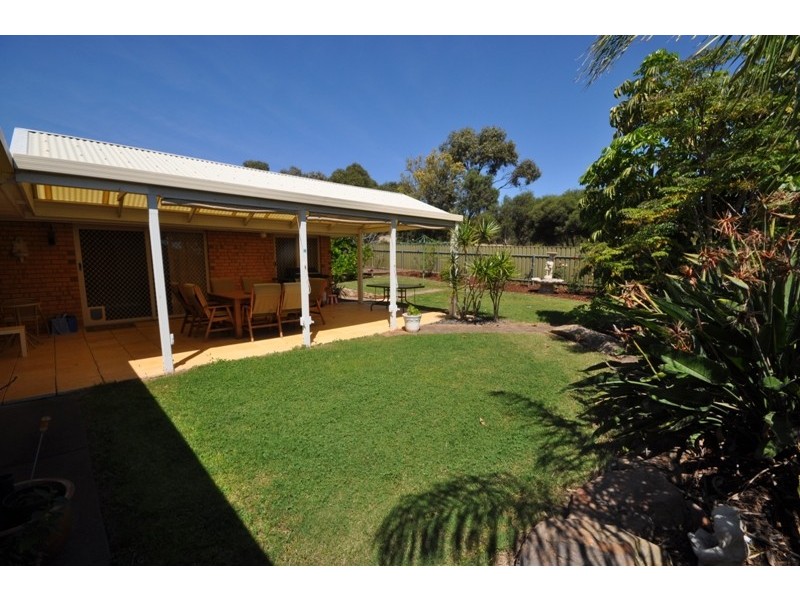 33 Hedgerow Drive, Gulfview Heights SA 5096