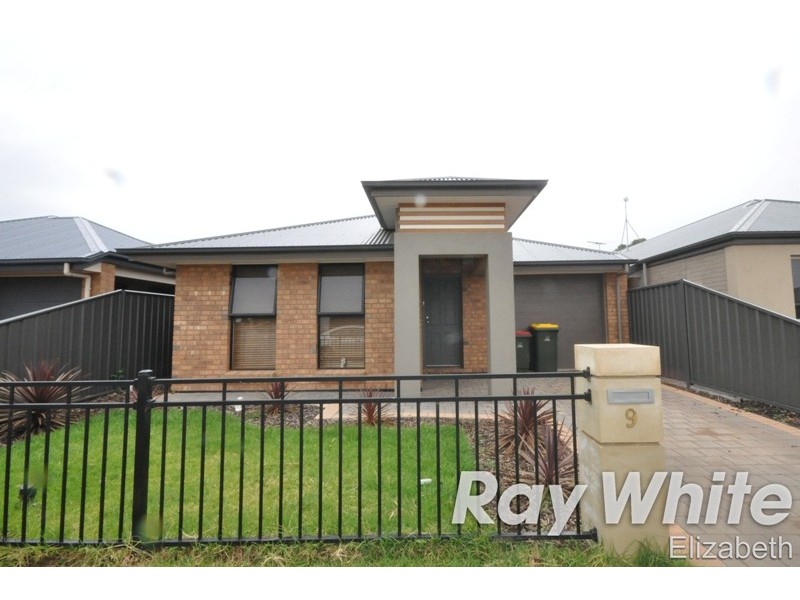 9 Riesling Crescent, Andrews Farm SA 5114