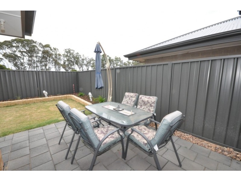 9 Riesling Crescent, Andrews Farm SA 5114