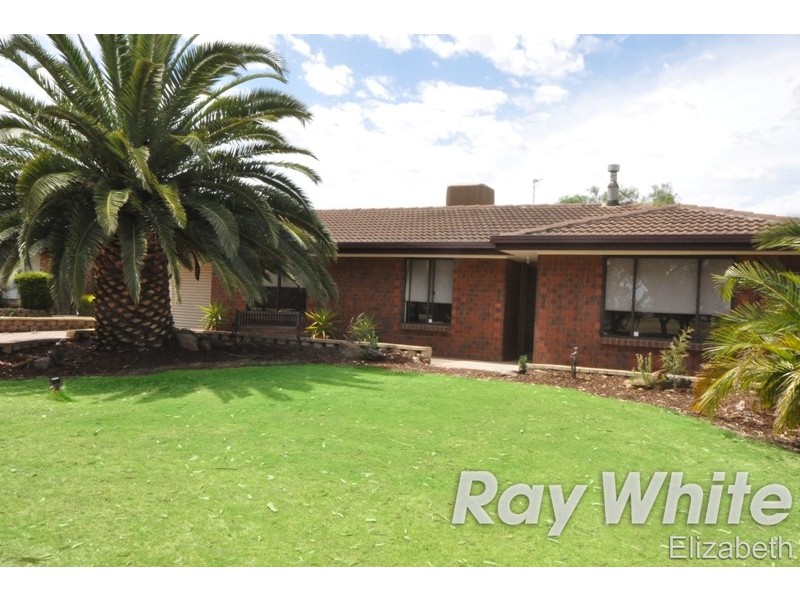 29 Commodore Parade, Andrews Farm SA 5114