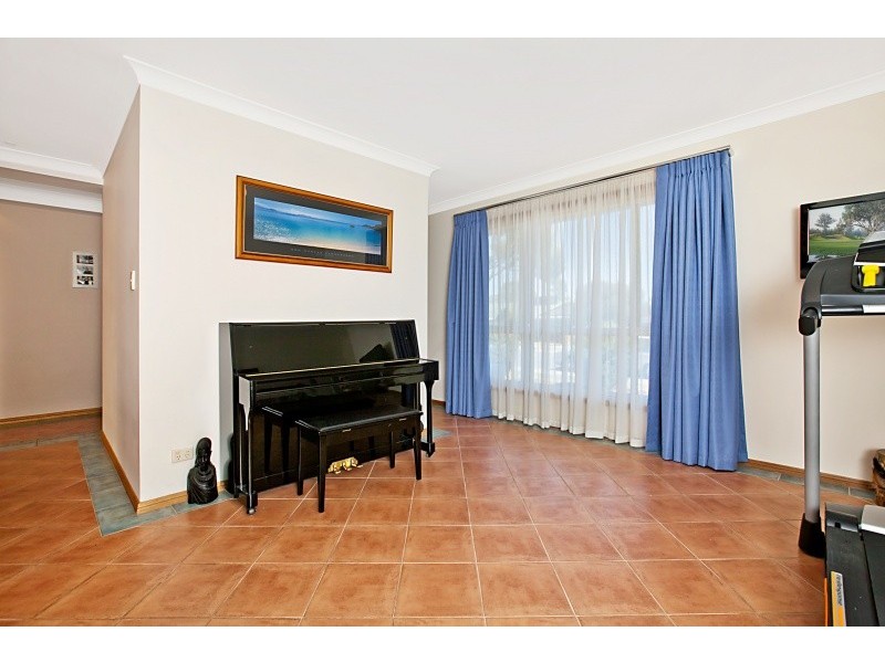 47 Duke Avenue, Para Hills SA 5096