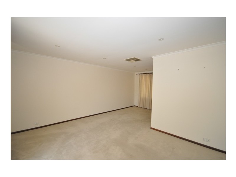 28 Swallow Crescent, Parafield Gardens SA 5107