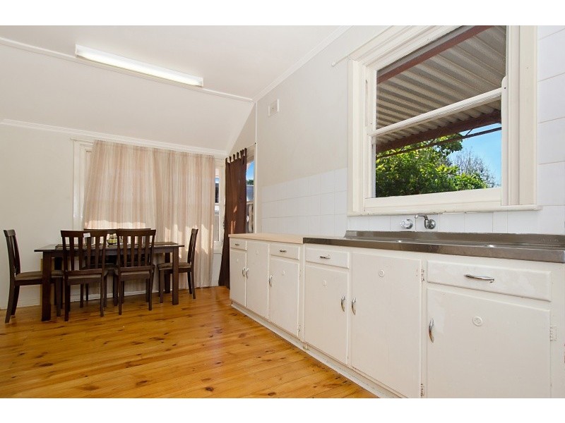 11 Marleycombe Road, Elizabeth Vale SA 5112