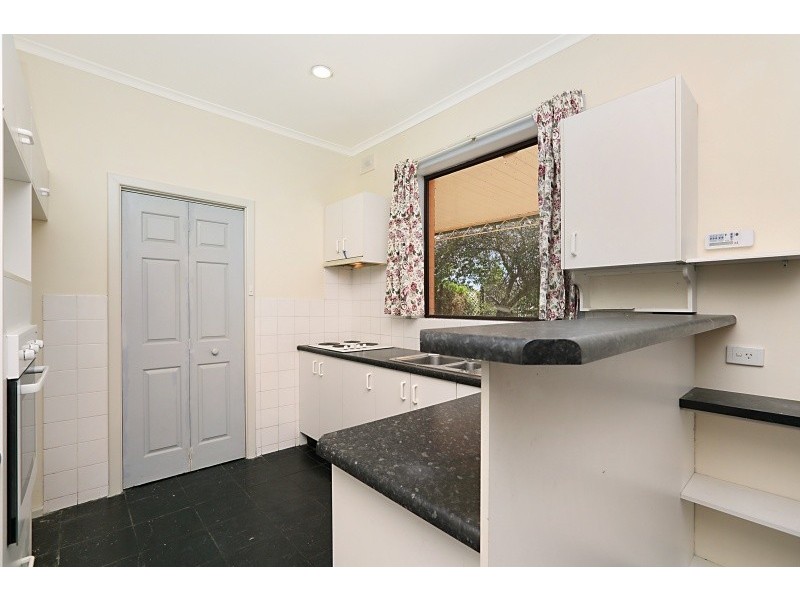 8 Prunus Avenue, Elizabeth Vale SA 5112