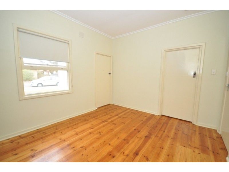 8 Manston Street, Elizabeth South SA 5112