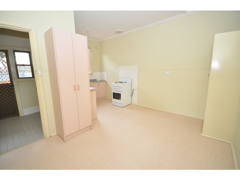 8 Manston Street, Elizabeth South SA 5112