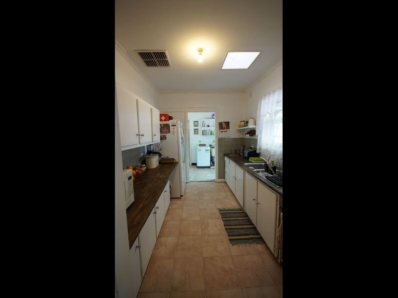 14 Lindsay St, Elizabeth Downs SA 5113