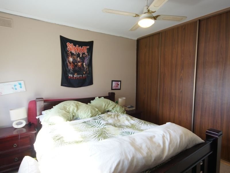 14 Lindsay St, Elizabeth Downs SA 5113