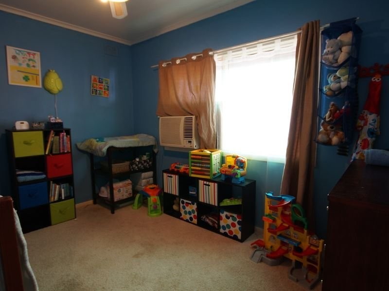 14 Lindsay St, Elizabeth Downs SA 5113