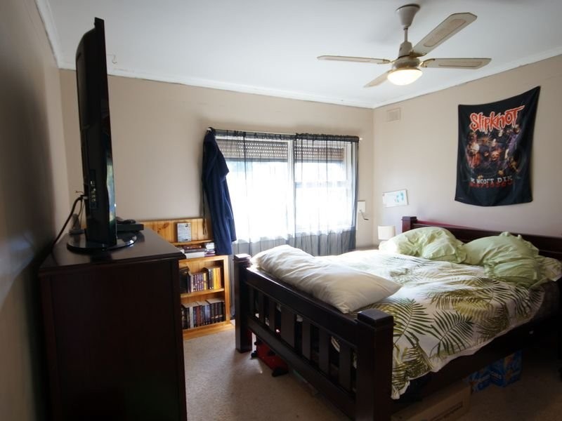 14 Lindsay St, Elizabeth Downs SA 5113