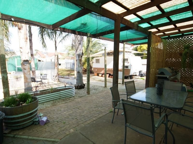 14 Lindsay St, Elizabeth Downs SA 5113